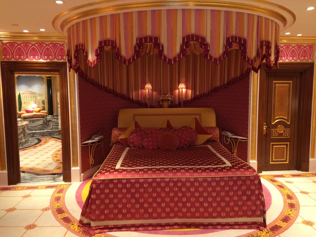 Royal suite, bed, Jumeirah, Burj Al Arab, Dubai, UAE, United Arab Emirates