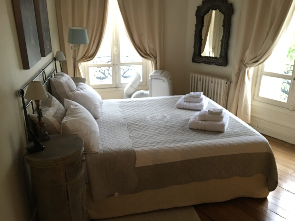 Paris Perfect Vacation Rentals, Paris, France, bedroom