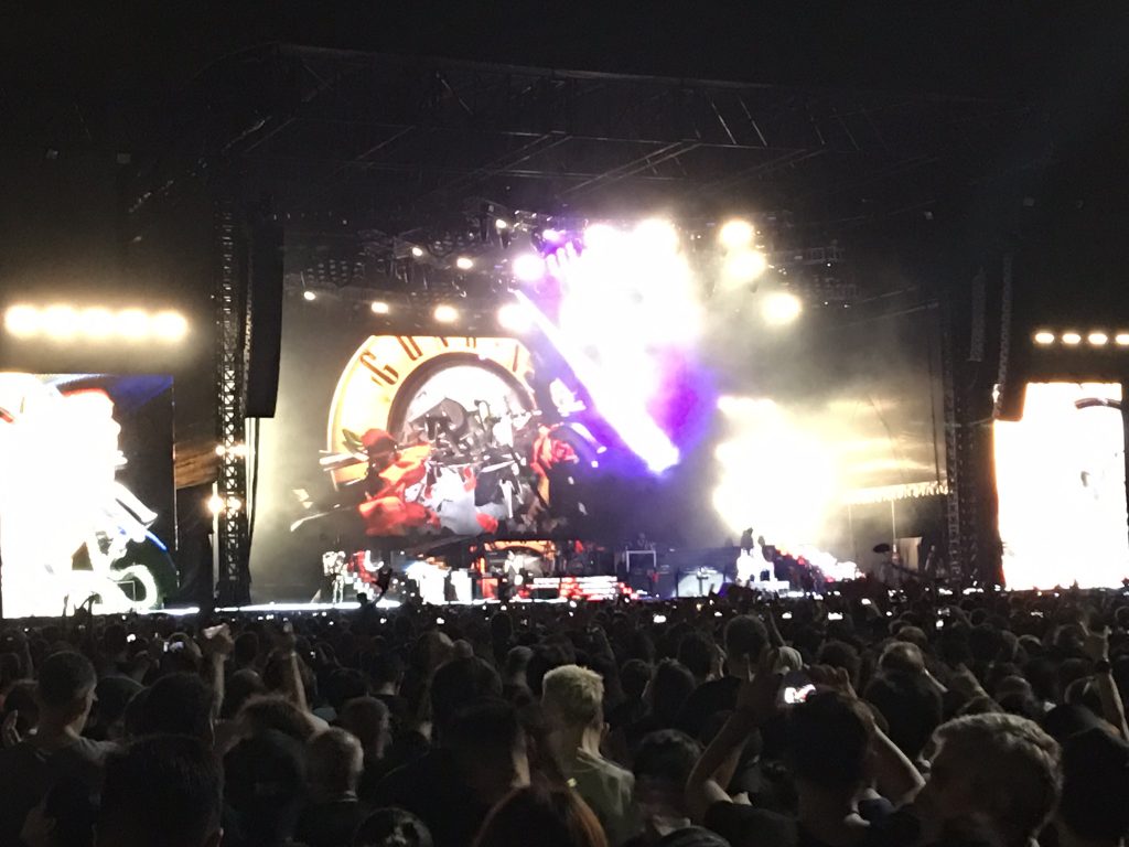 Singapore Has It All, Singapore, Guns N' Roses