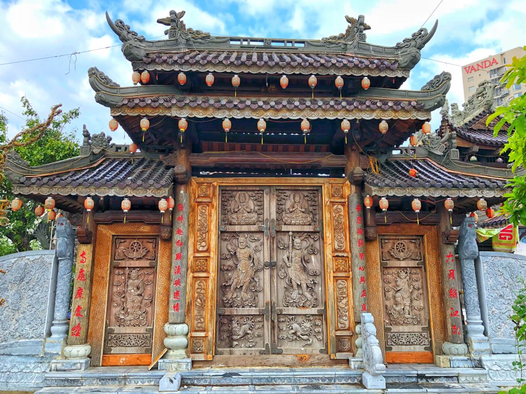 A door on the outside of the Hindu Museum in Danang