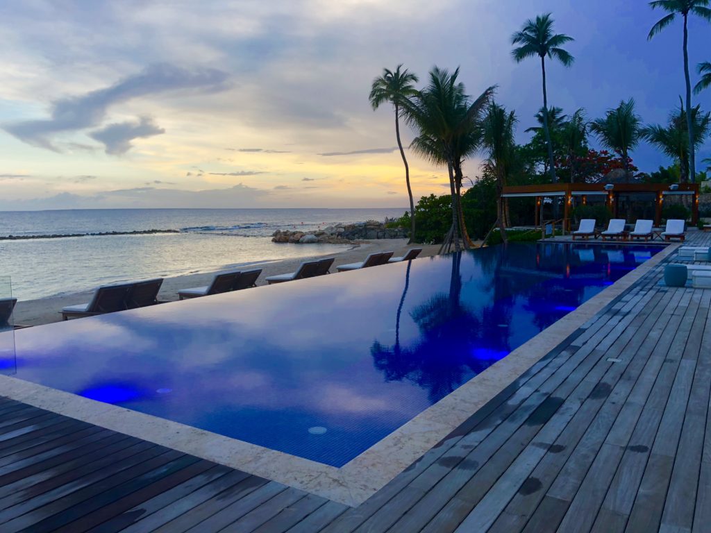 The pool at Minitas Beach Club