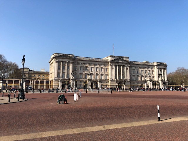 5 Awesome Things to do in London, Buckingham Palace