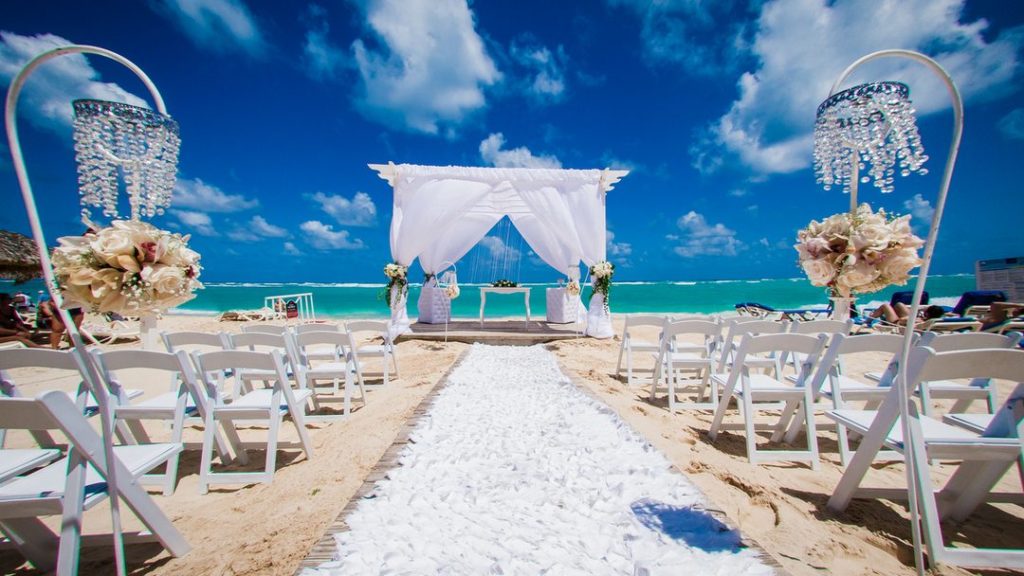 Many Americans Think Destination Weddings Are Selfish, Allianz Travel Insurance, Allianz Travel, Allianz Global Assistance